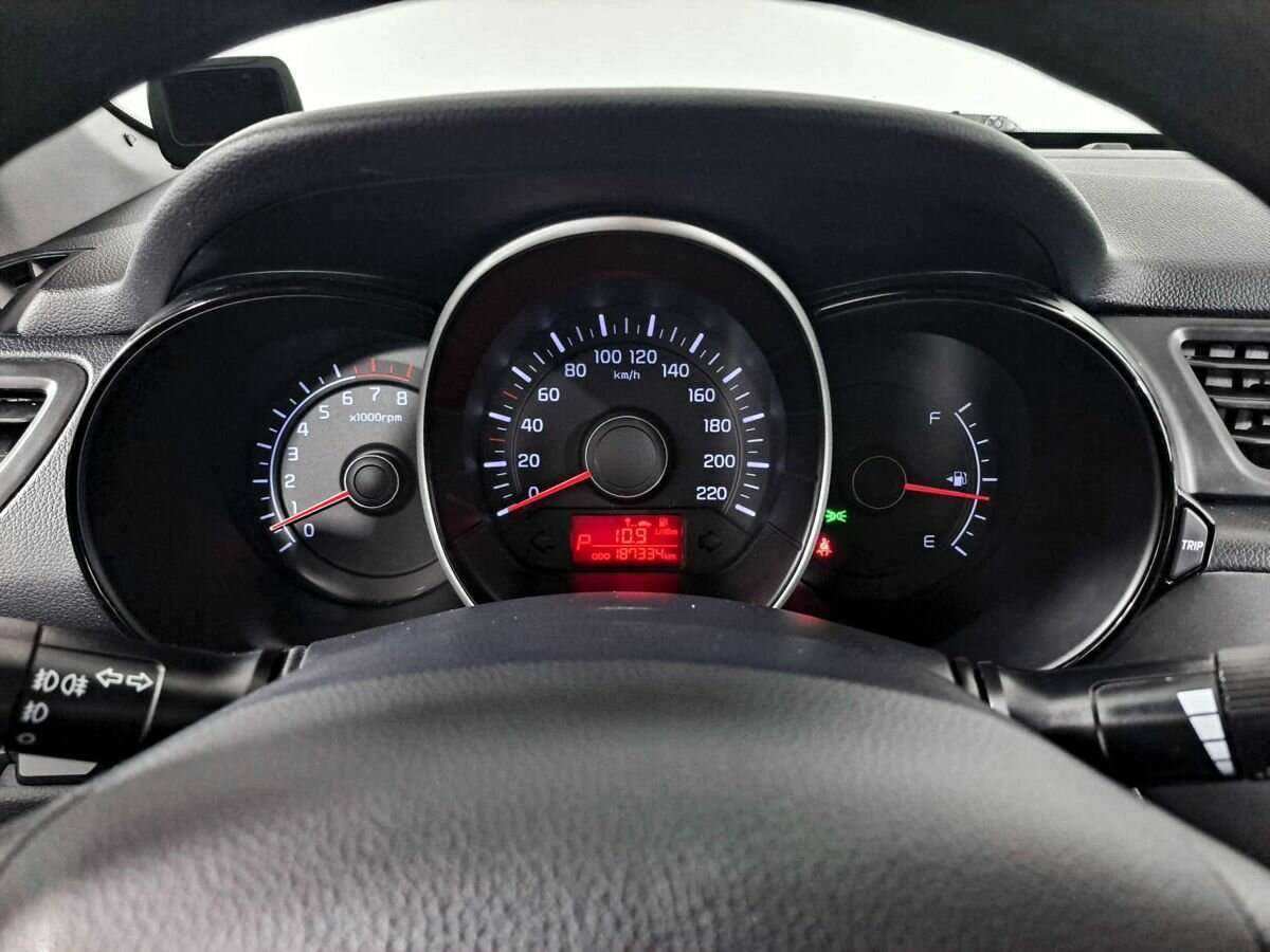 Kia Rio с пробегом — 2012 год. Фото: #12