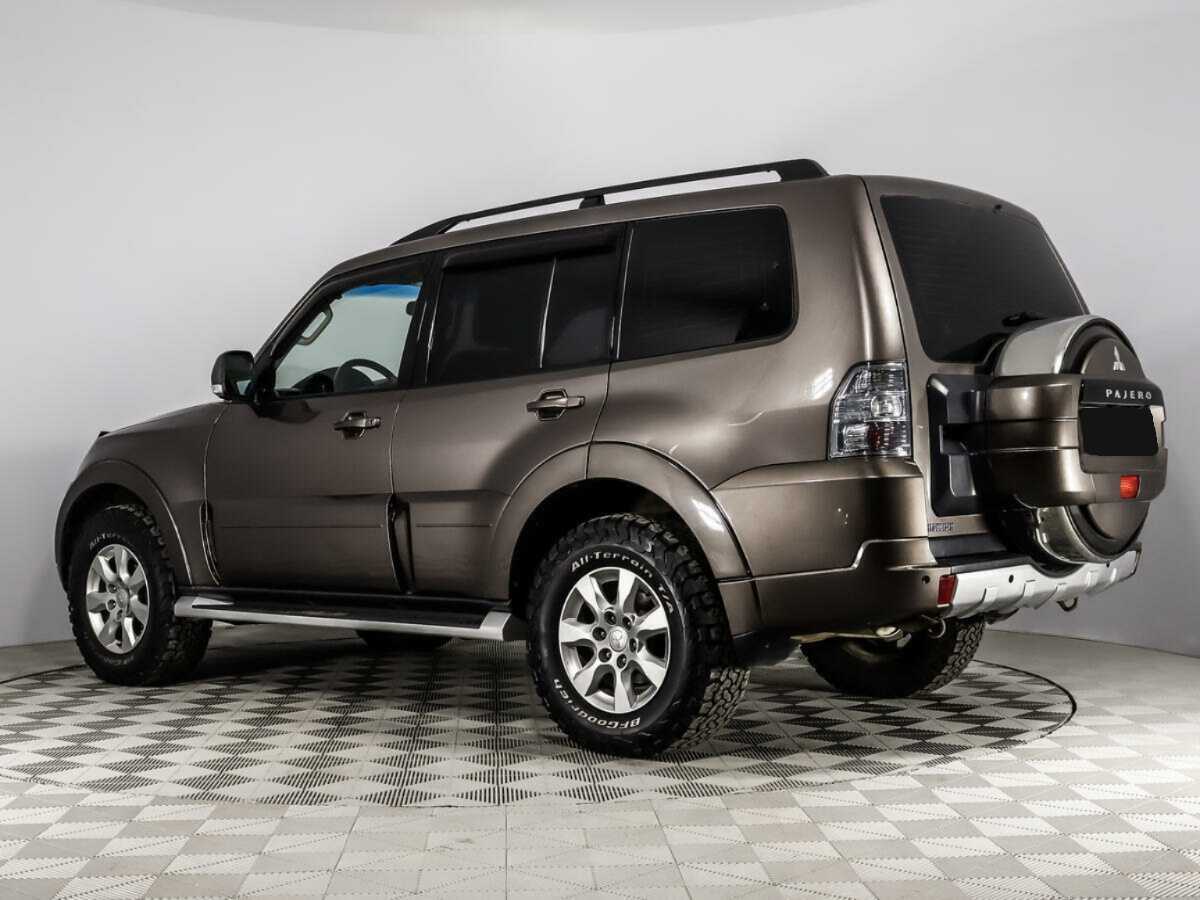 Mitsubishi Pajero с пробегом — 2013 год. Фото: #6