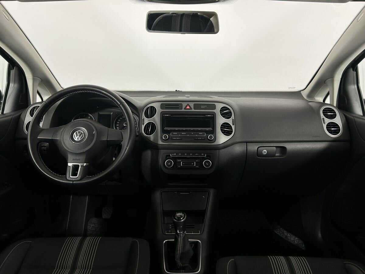 Volkswagen Golf Plus с пробегом — 2012 год. Фото: #5