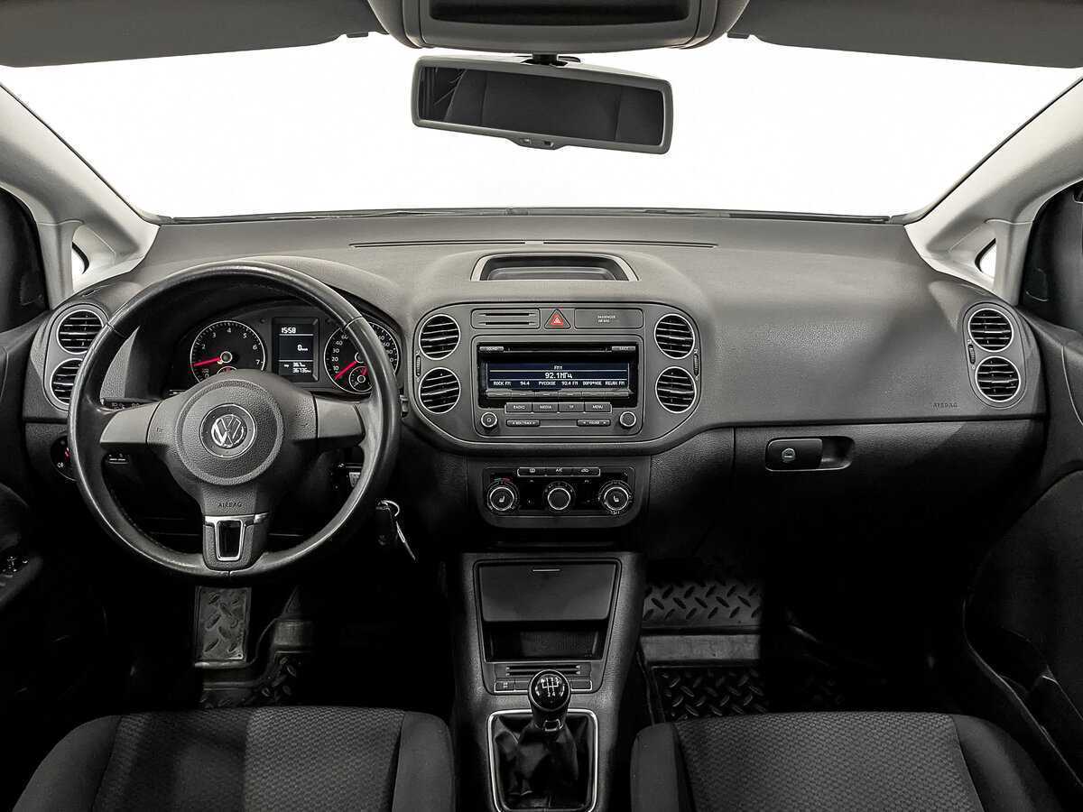 Volkswagen Golf Plus с пробегом — 2012 год. Фото: #13