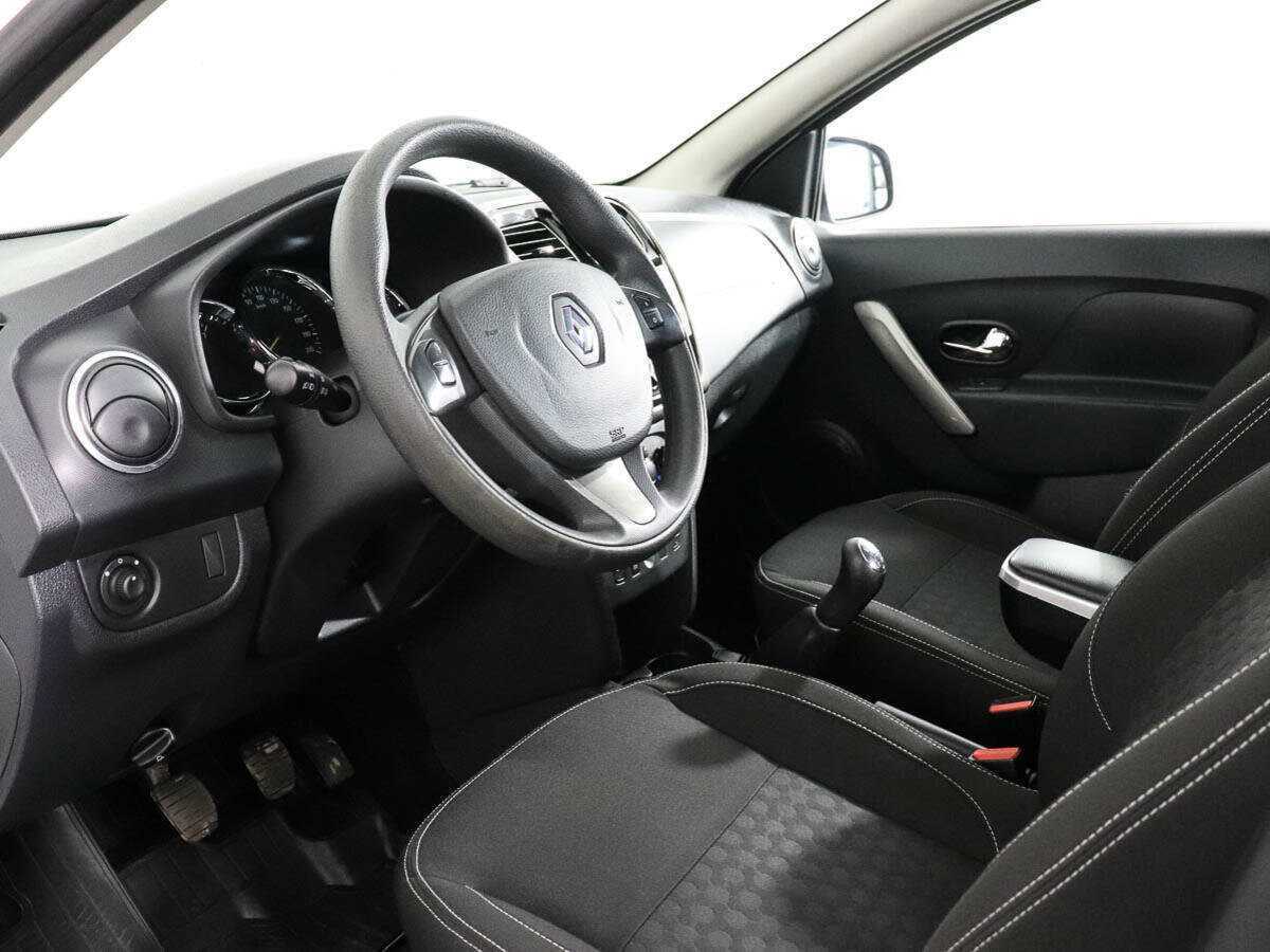 Renault Logan с пробегом — 2018 год. Фото: #7
