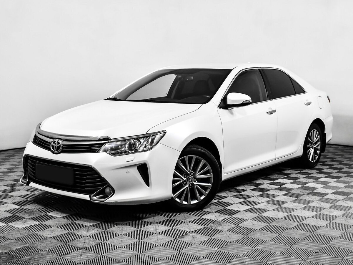 Toyota Camry с пробегом — 2016 год. Посмотреть фото