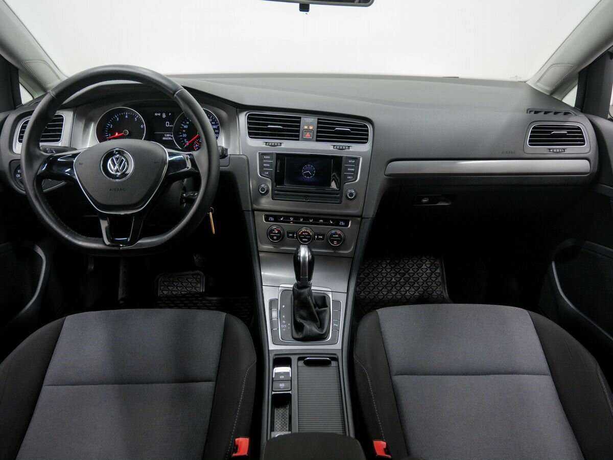 Volkswagen Golf с пробегом — 2014 год. Фото: #9