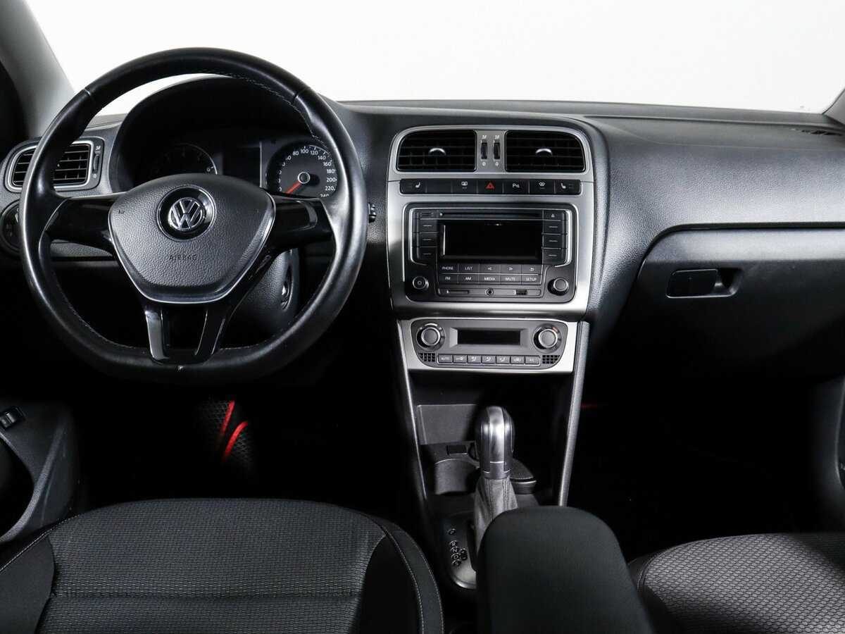 Volkswagen Polo с пробегом — 2018 год. Фото: #11