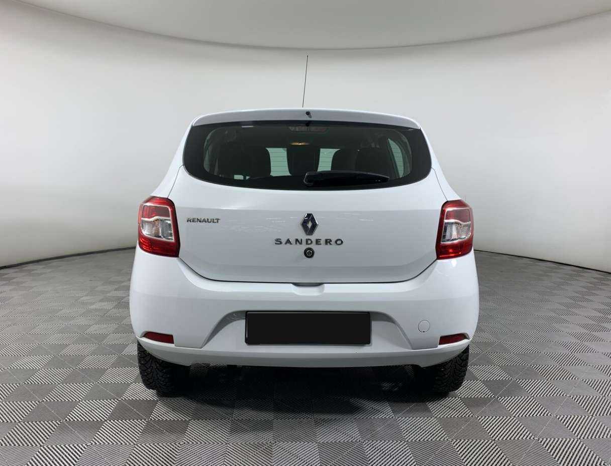 Renault Sandero с пробегом — 2017 год. Фото: #5