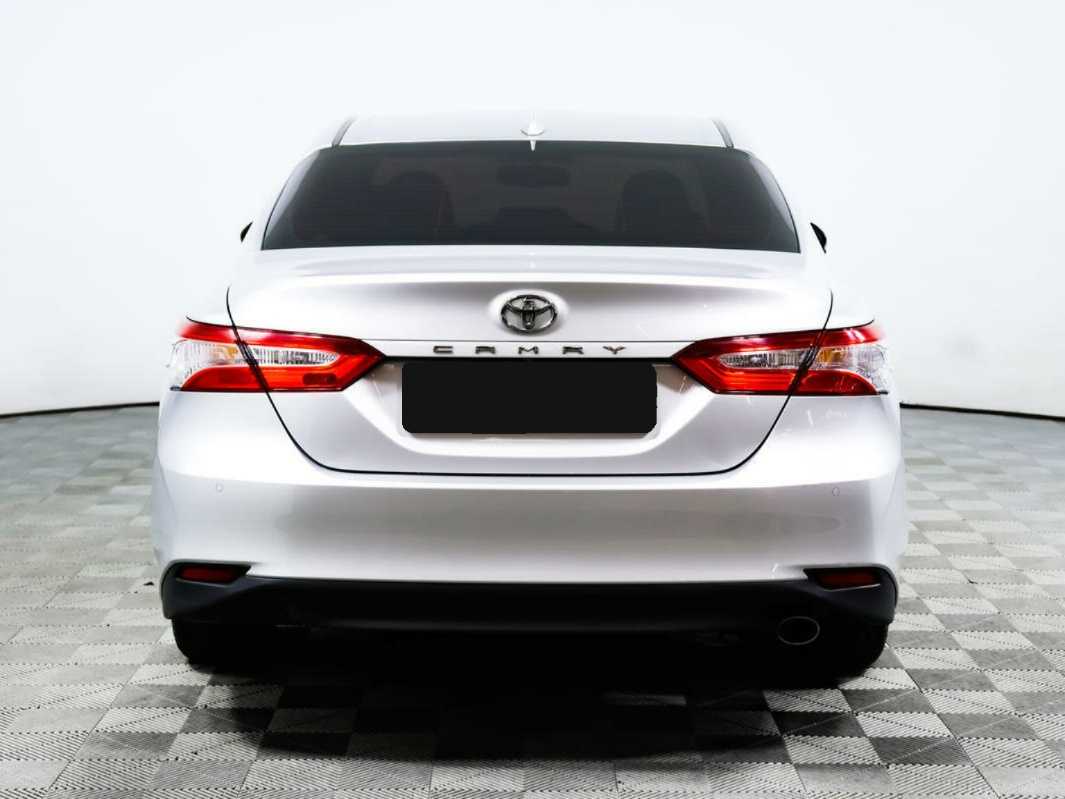 Toyota Camry с пробегом — 2018 год. Фото: #5