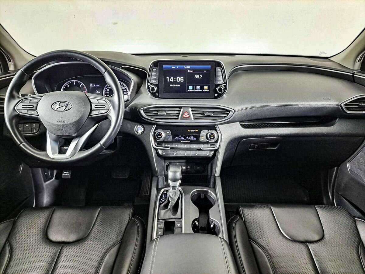 Hyundai Santa Fe с пробегом — 2019 год. Фото: #11