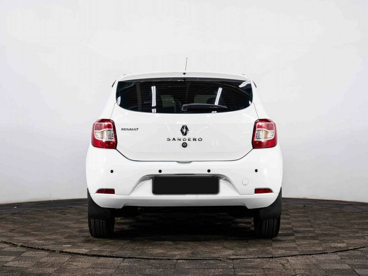 Renault Sandero с пробегом — 2016 год. Фото: #4