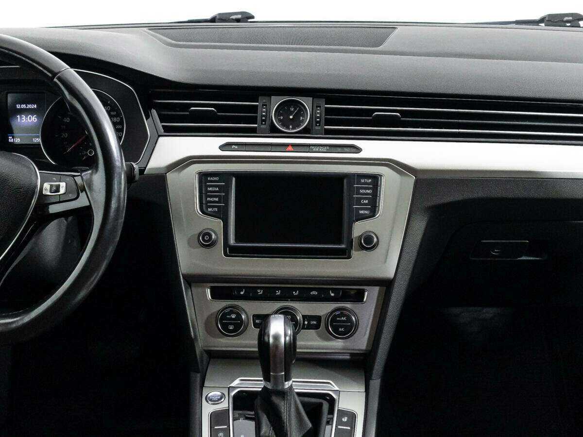 Volkswagen Passat с пробегом — 2017 год. Фото: #13