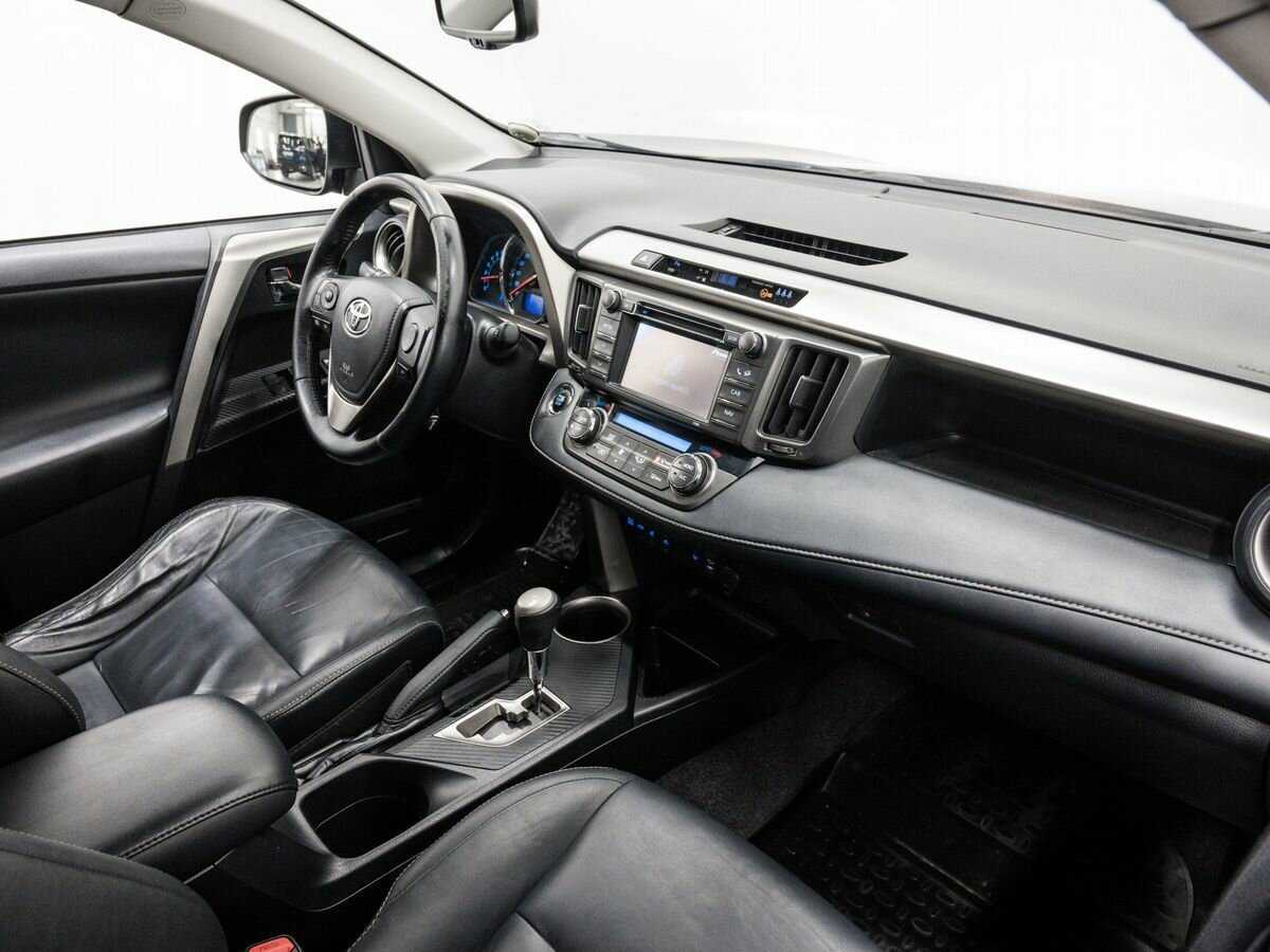 Toyota RAV4 с пробегом — 2013 год. Фото: #7