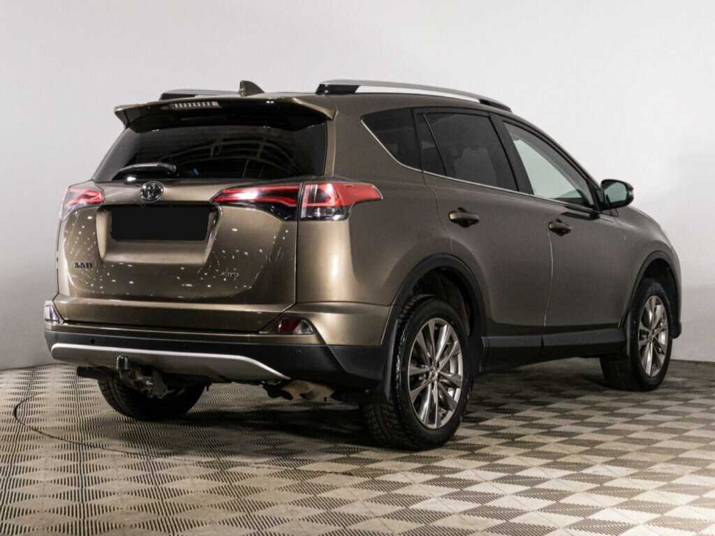 Toyota RAV4 с пробегом — 2017 год. Фото: #4