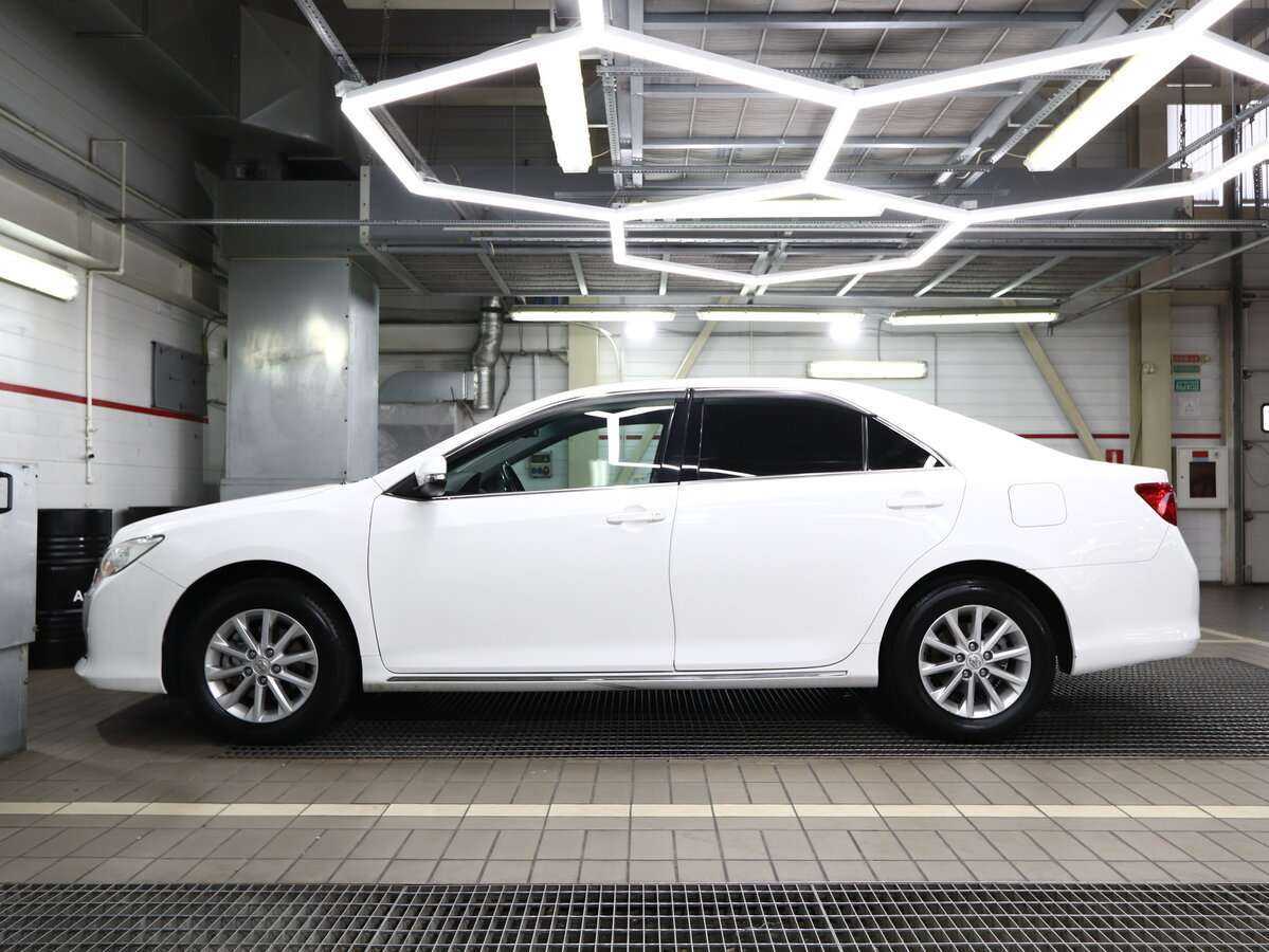 Toyota Camry с пробегом — 2013 год. Фото: #6