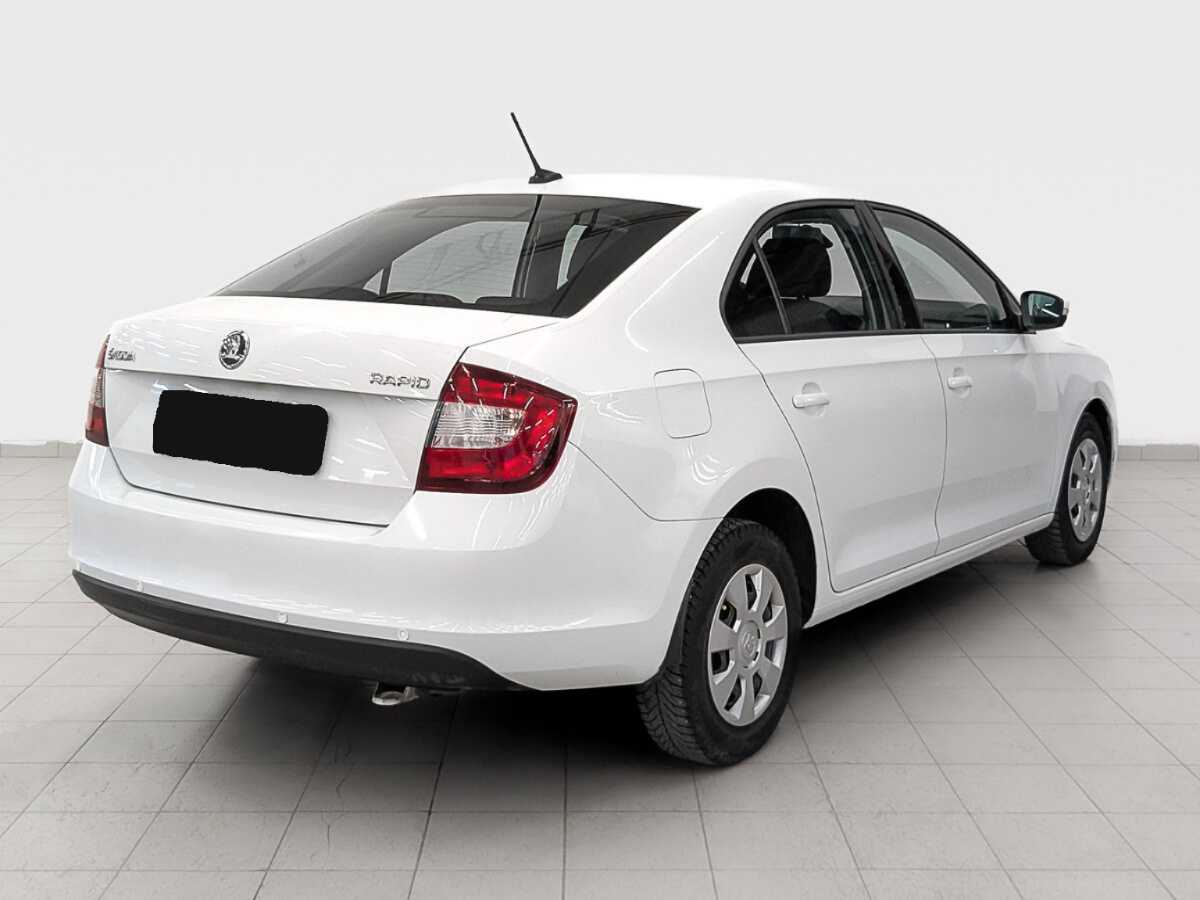 Skoda Rapid с пробегом — 2017 год. Фото: #4