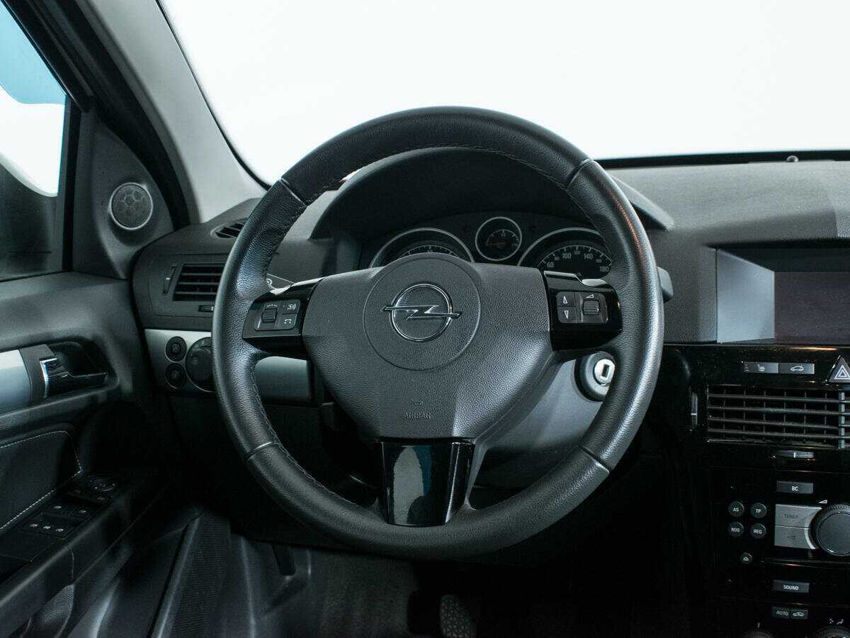 Opel Astra с пробегом — 2014 год. Фото: #13