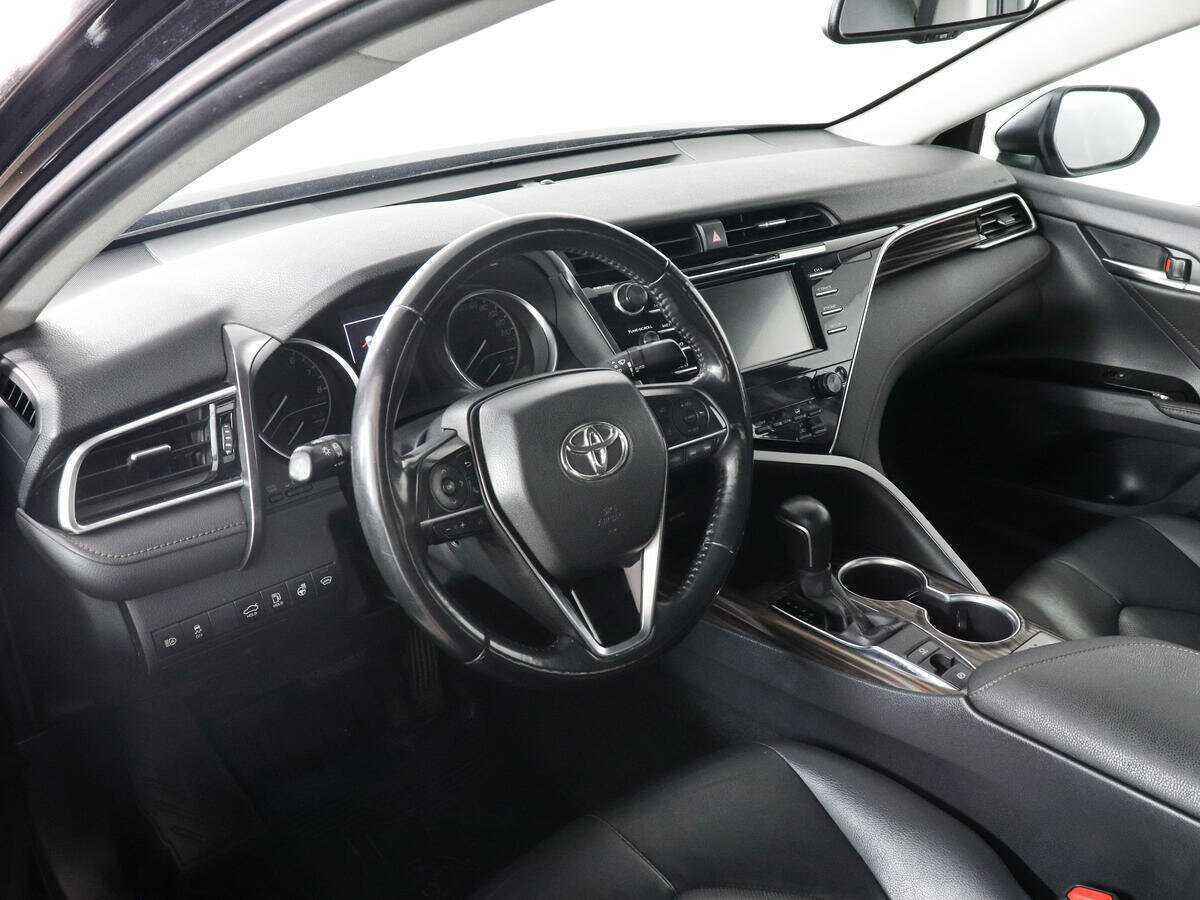 Toyota Camry с пробегом — 2019 год. Фото: #8