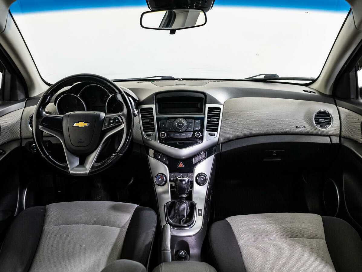 Chevrolet Cruze с пробегом — 2012 год. Фото: #11