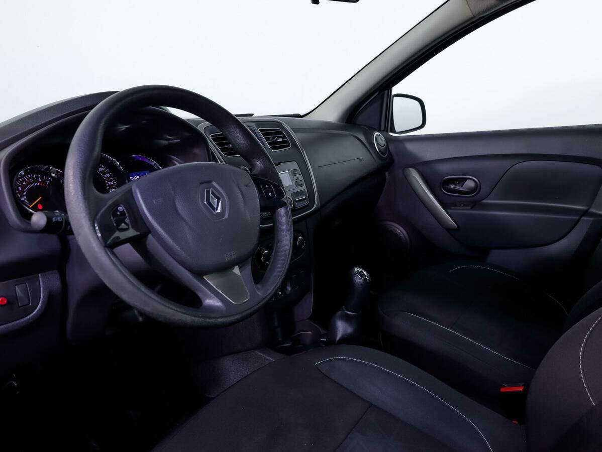 Renault Sandero с пробегом — 2018 год. Фото: #10
