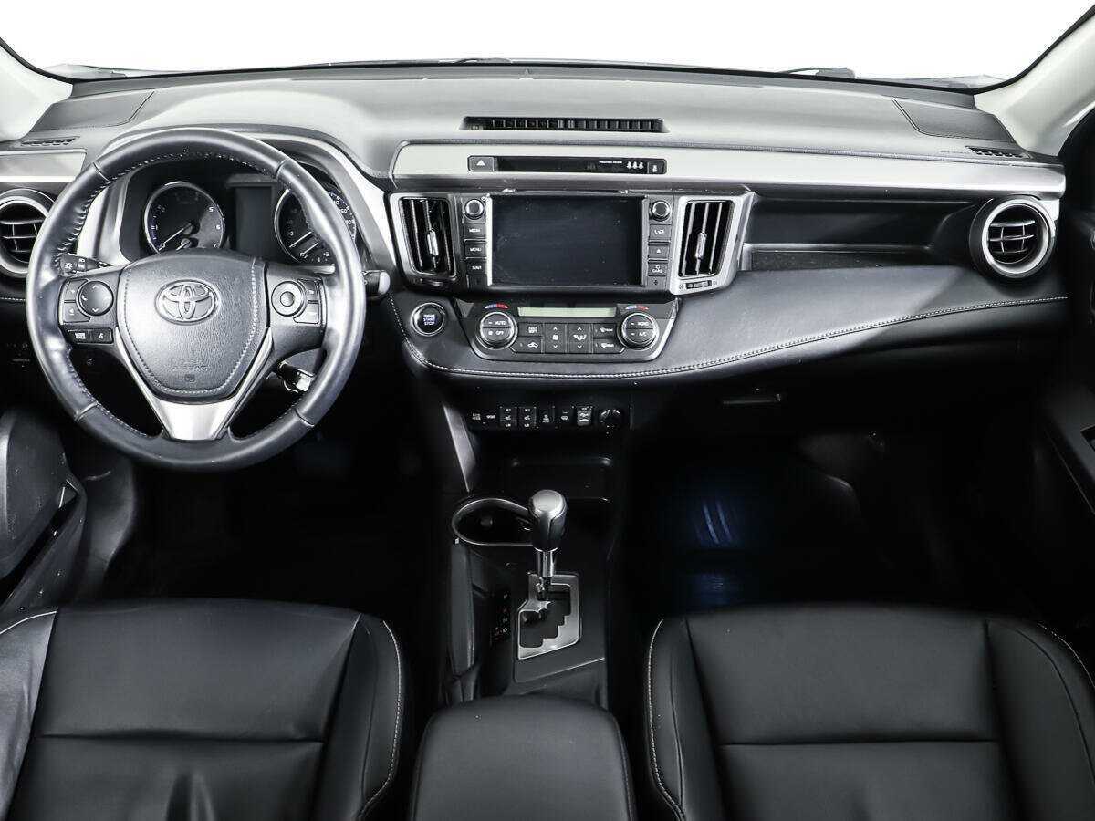 Toyota RAV4 с пробегом — 2018 год. Фото: #10