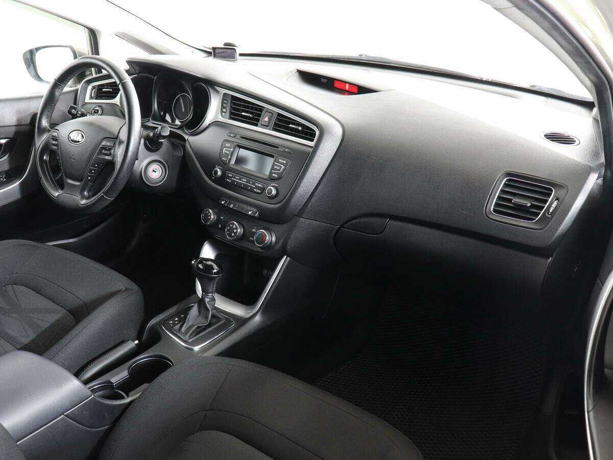 Kia Ceed с пробегом — 2016 год. Фото: #9