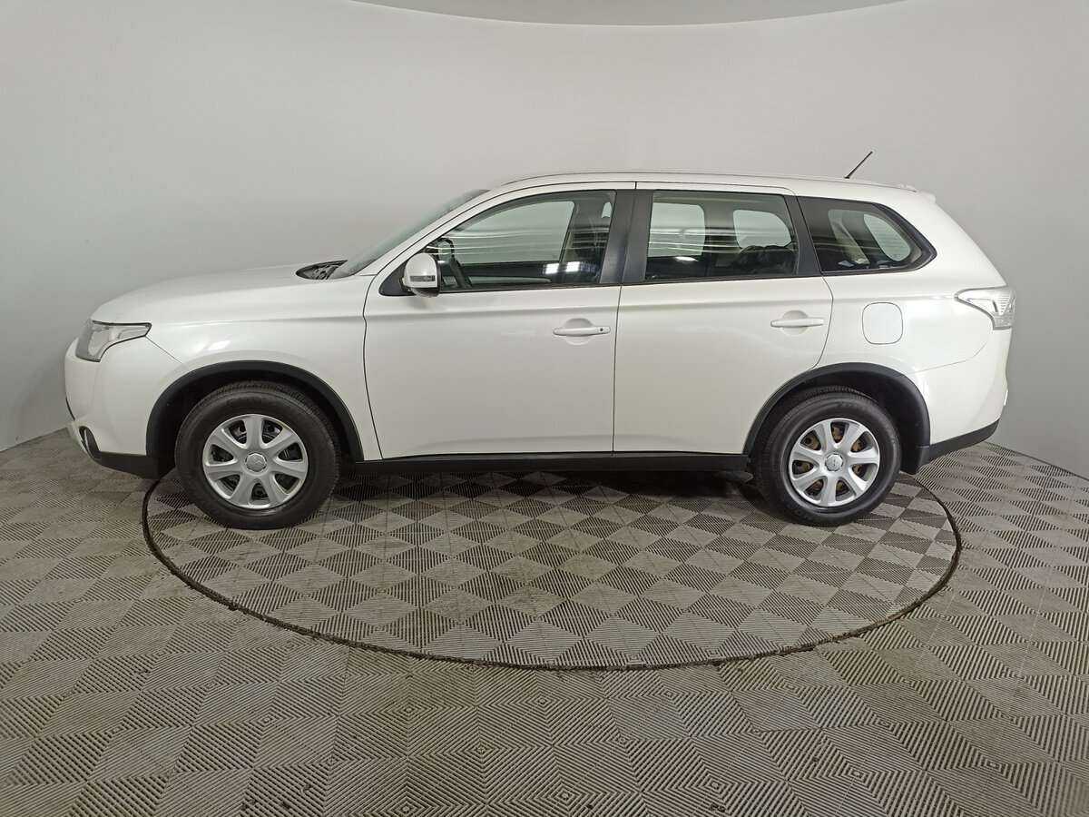 Mitsubishi Outlander с пробегом — 2014 год. Фото: #7