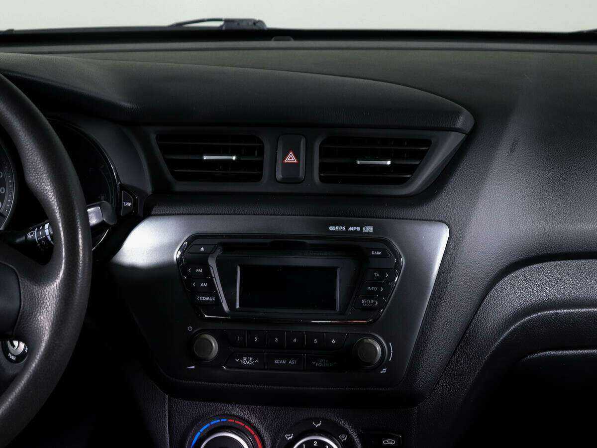 Kia Rio с пробегом — 2013 год. Фото: #11