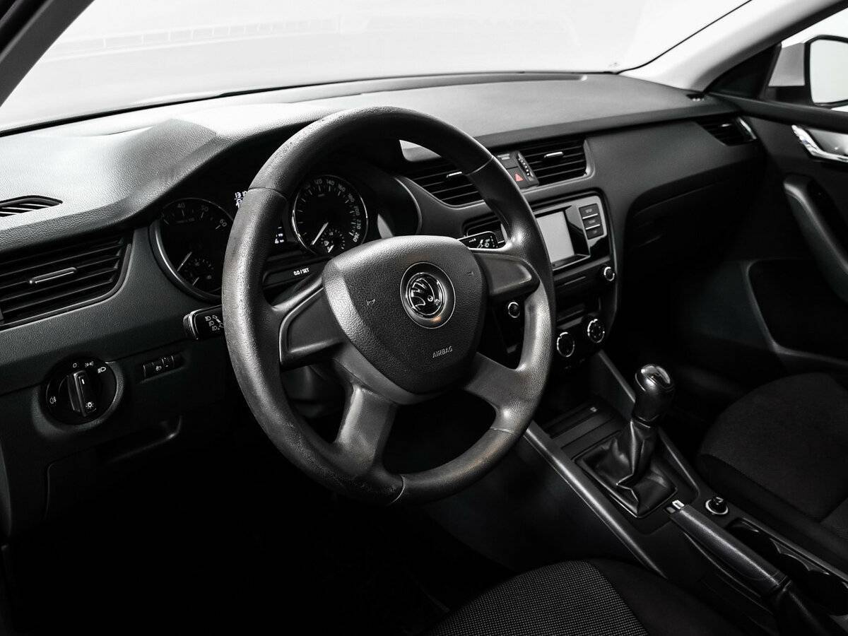Skoda Octavia с пробегом — 2014 год. Фото: #11
