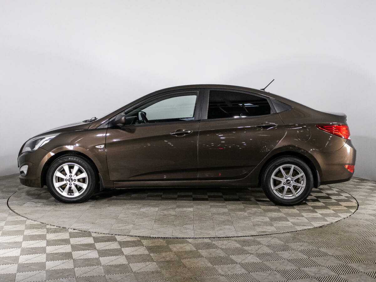 Hyundai Solaris с пробегом — 2015 год. Фото: #7