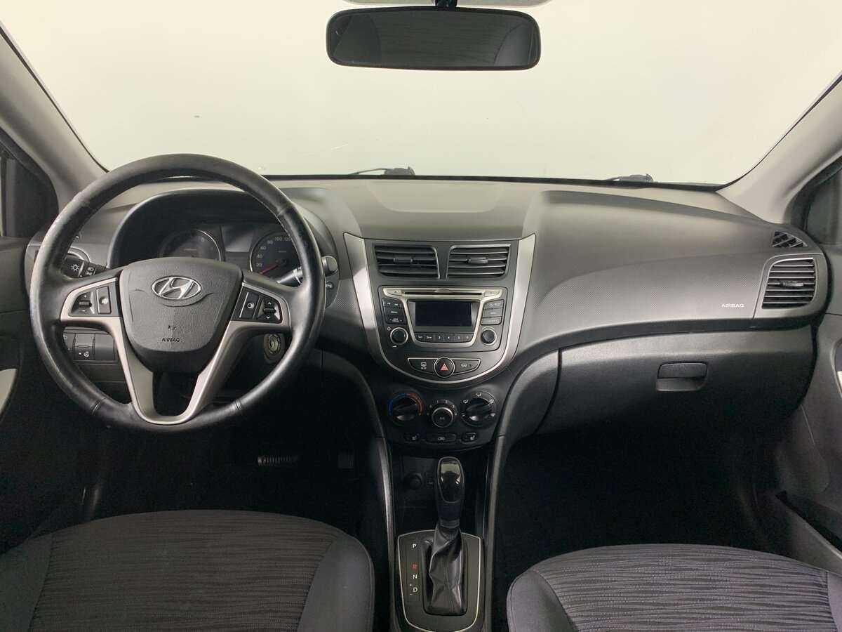 Hyundai Solaris с пробегом — 2014 год. Фото: #9