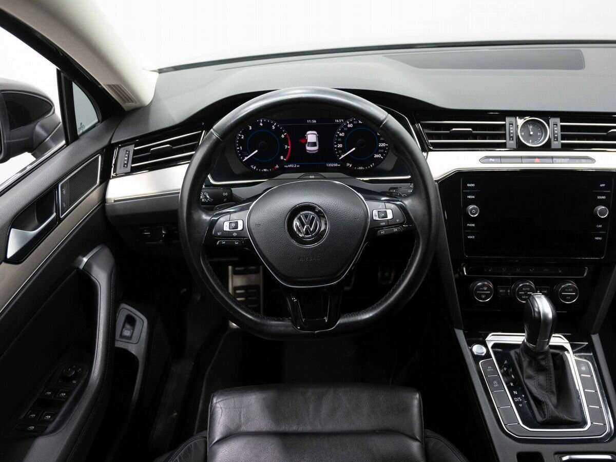 Volkswagen Passat с пробегом — 2019 год. Фото: #12