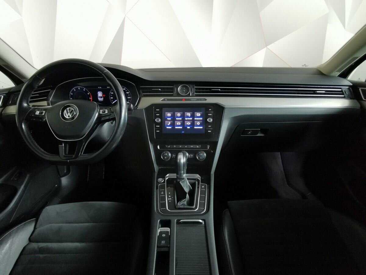 Volkswagen Passat с пробегом — 2018 год. Фото: #9