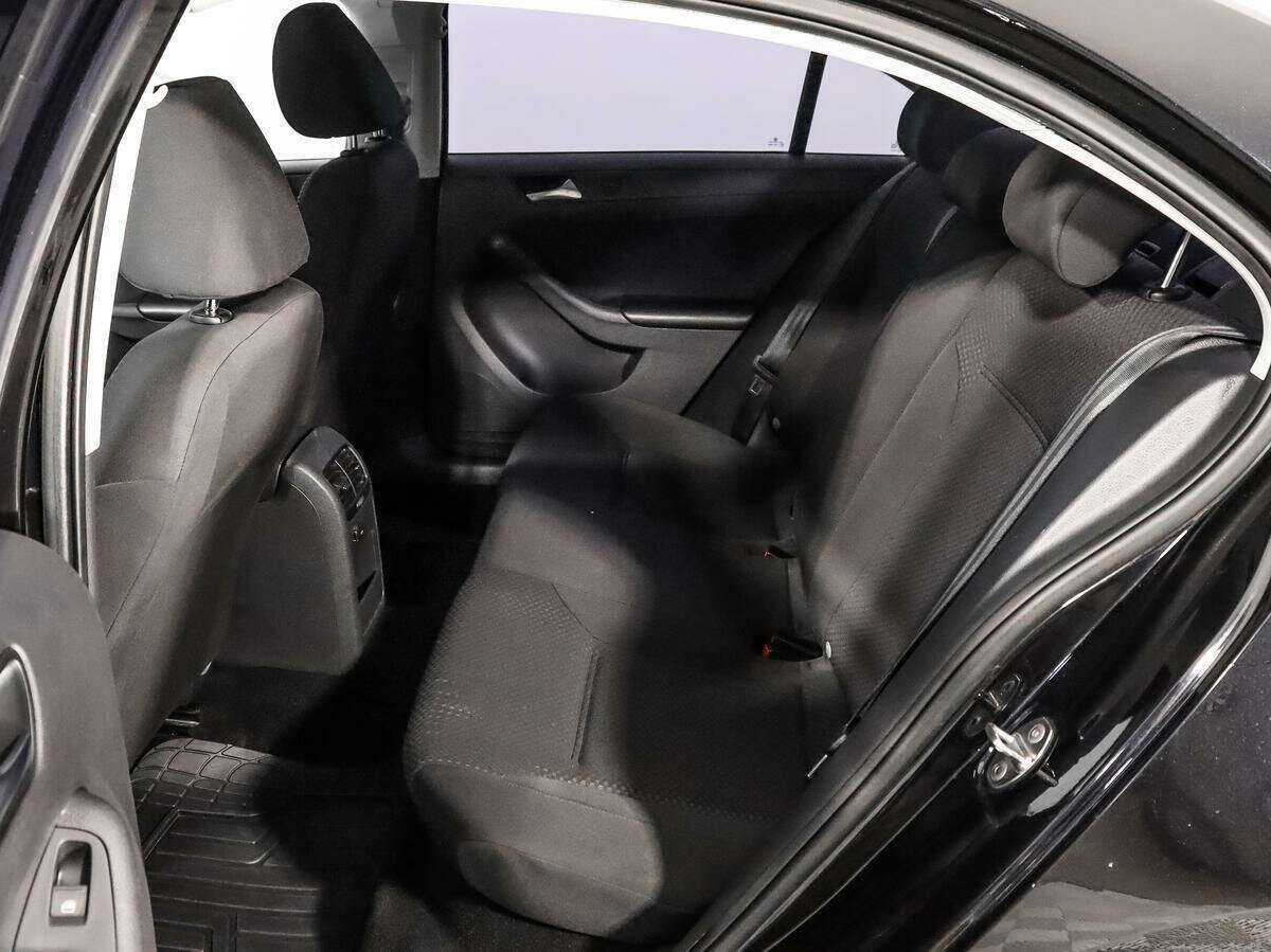 Volkswagen Jetta с пробегом — 2014 год. Фото: #9