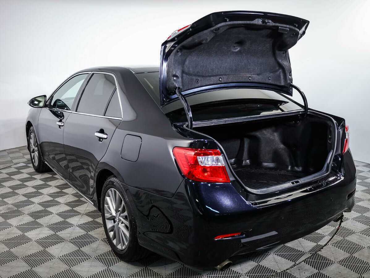 Toyota Camry с пробегом — 2013 год. Фото: #16