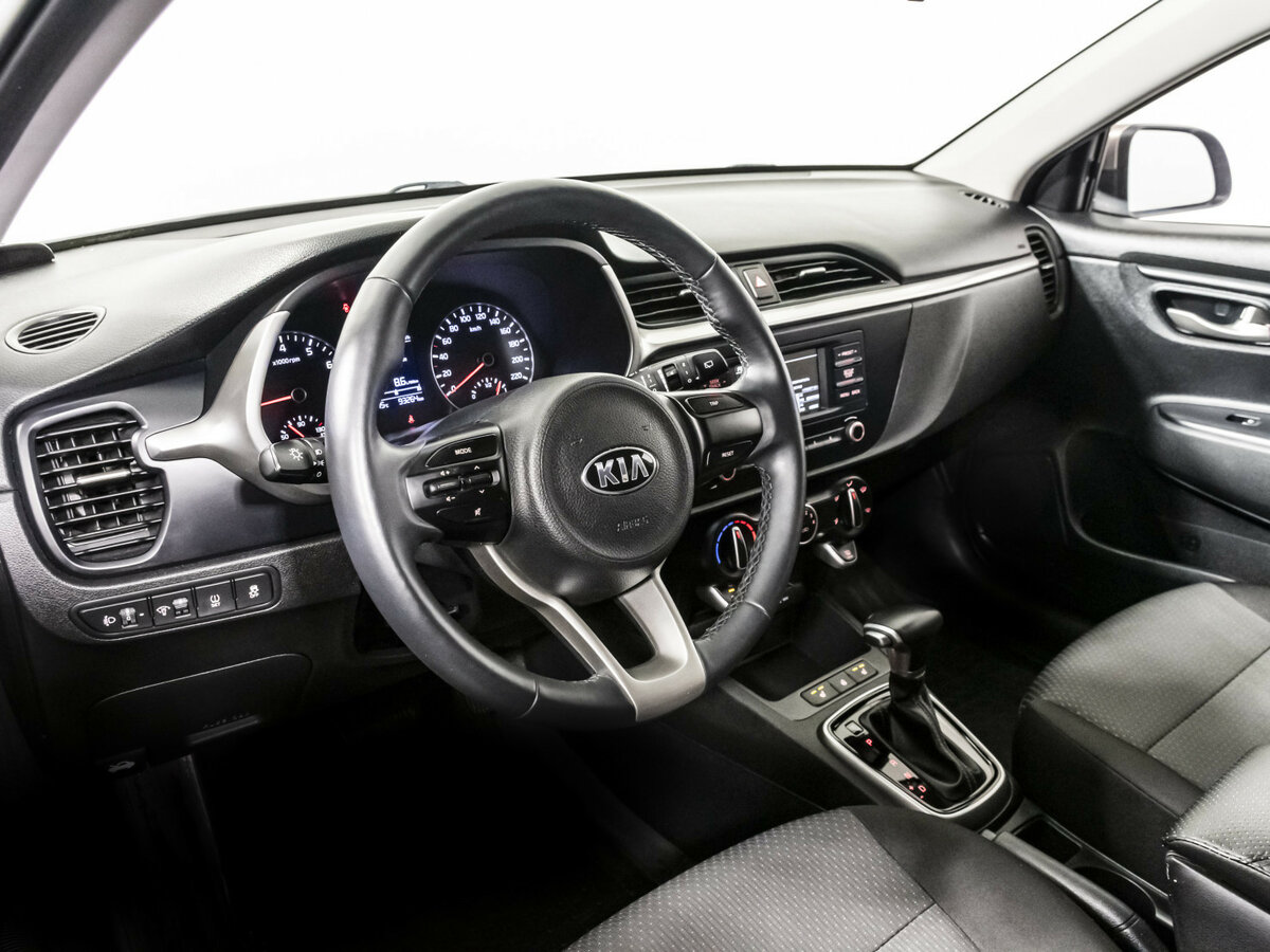 Kia Rio с пробегом — 2020 год. Фото: #9