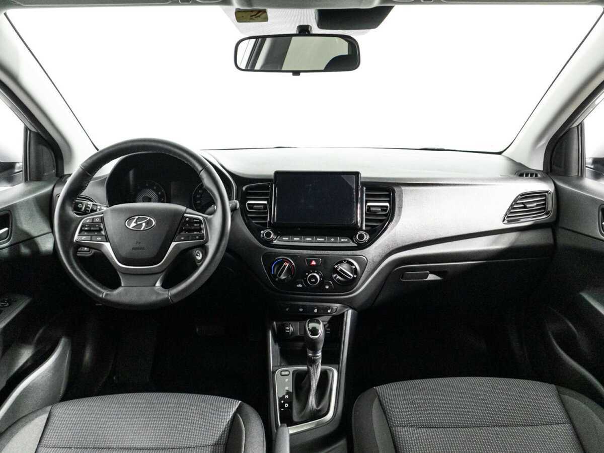 Hyundai Solaris с пробегом — 2022 год. Фото: #12