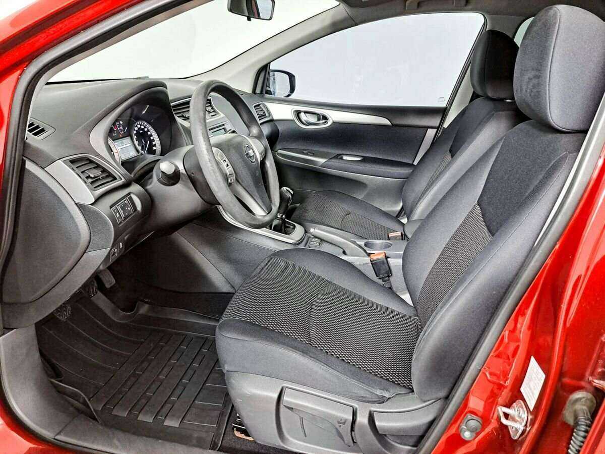 Nissan Tiida с пробегом — 2015 год. Фото: #13