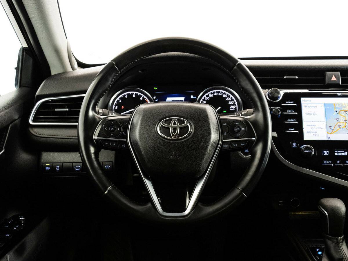 Toyota Camry с пробегом — 2019 год. Фото: #11