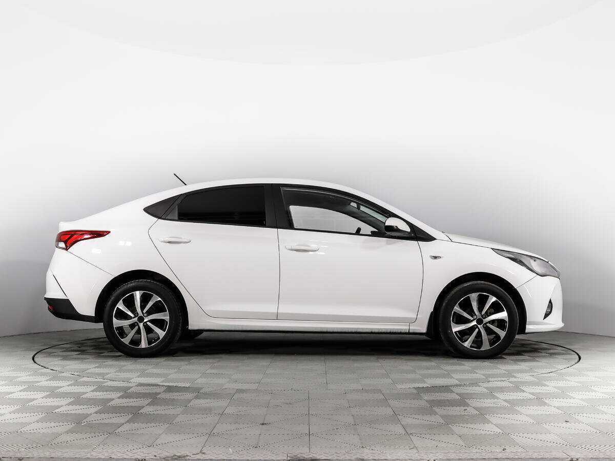 Hyundai Solaris с пробегом — 2021 год. Фото: #3