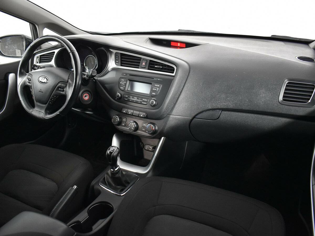 Kia Ceed с пробегом — 2016 год. Фото: #9