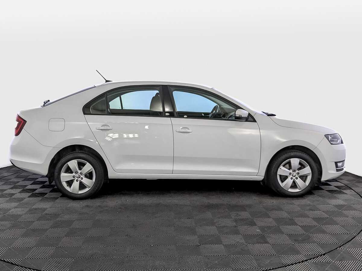 Skoda Rapid с пробегом — 2018 год. Фото: #3