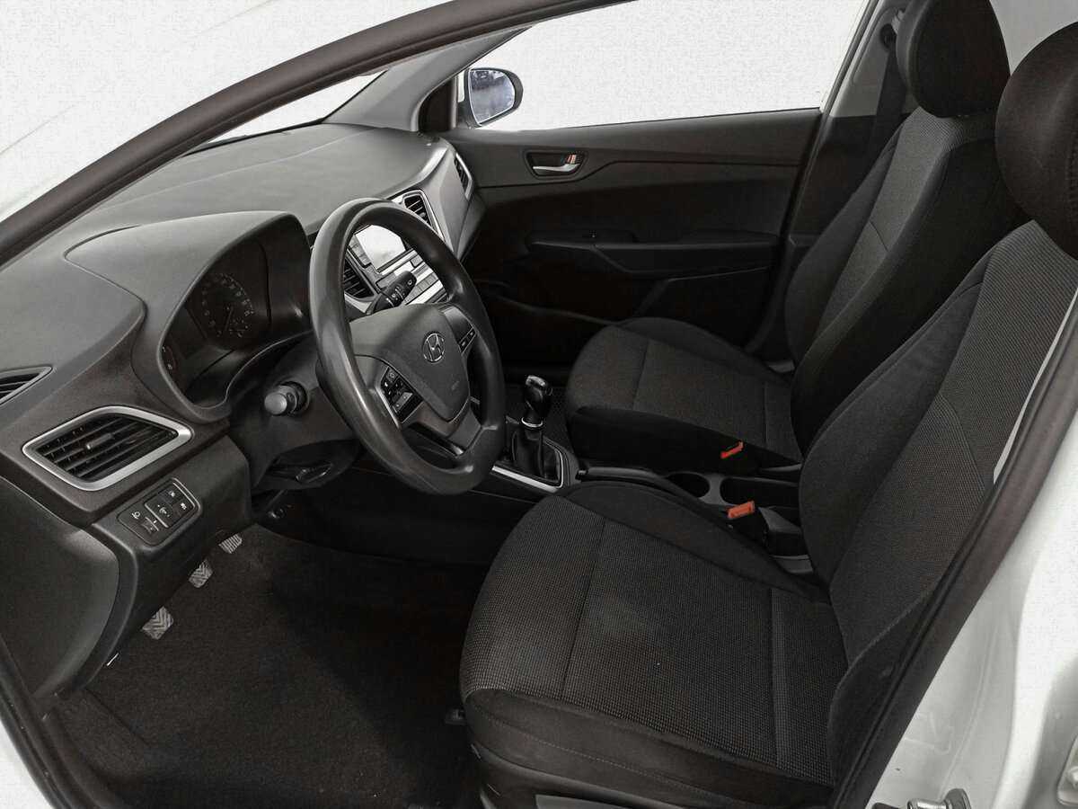 Hyundai Solaris с пробегом — 2017 год. Фото: #13