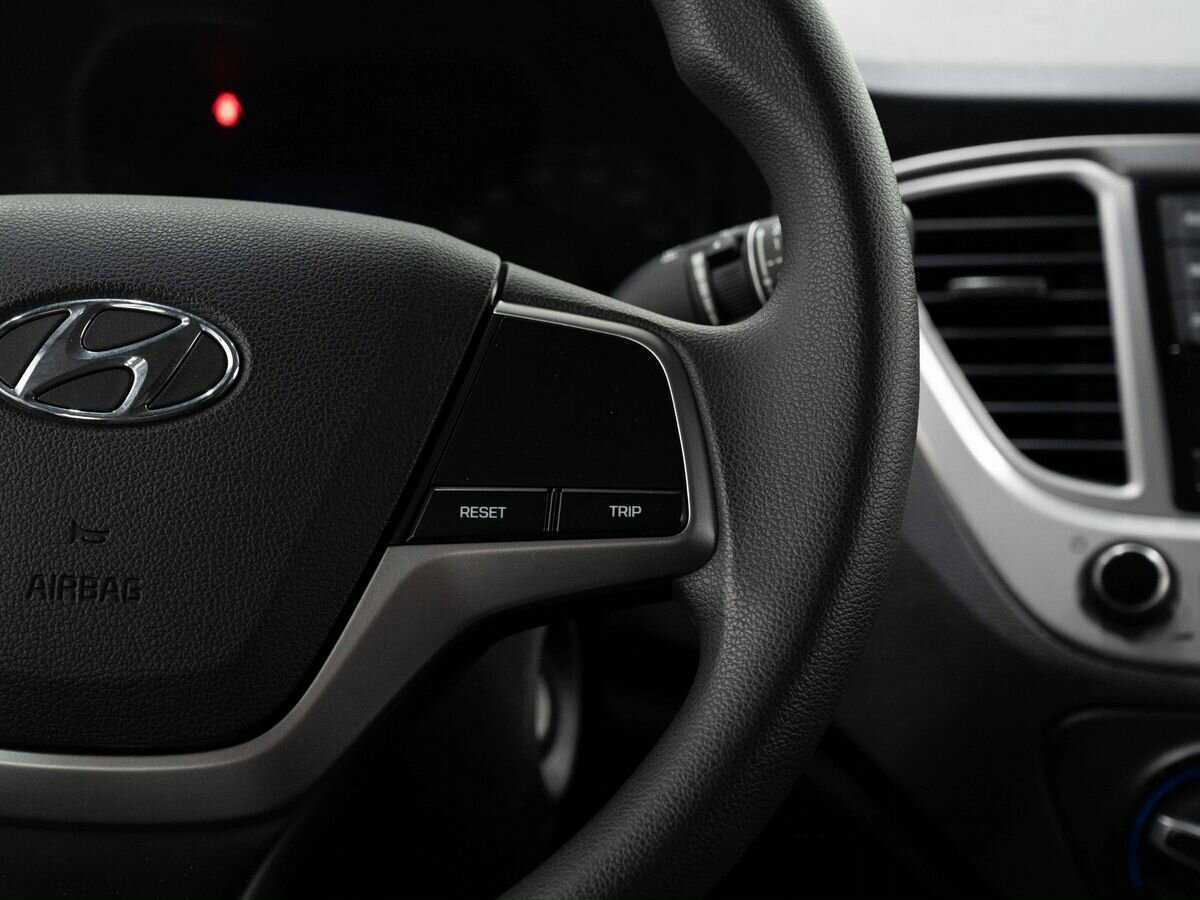 Hyundai Solaris с пробегом — 2020 год. Фото: #16