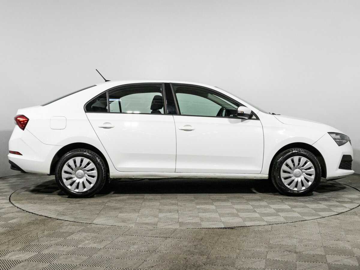 Skoda Rapid с пробегом — 2021 год. Фото: #3