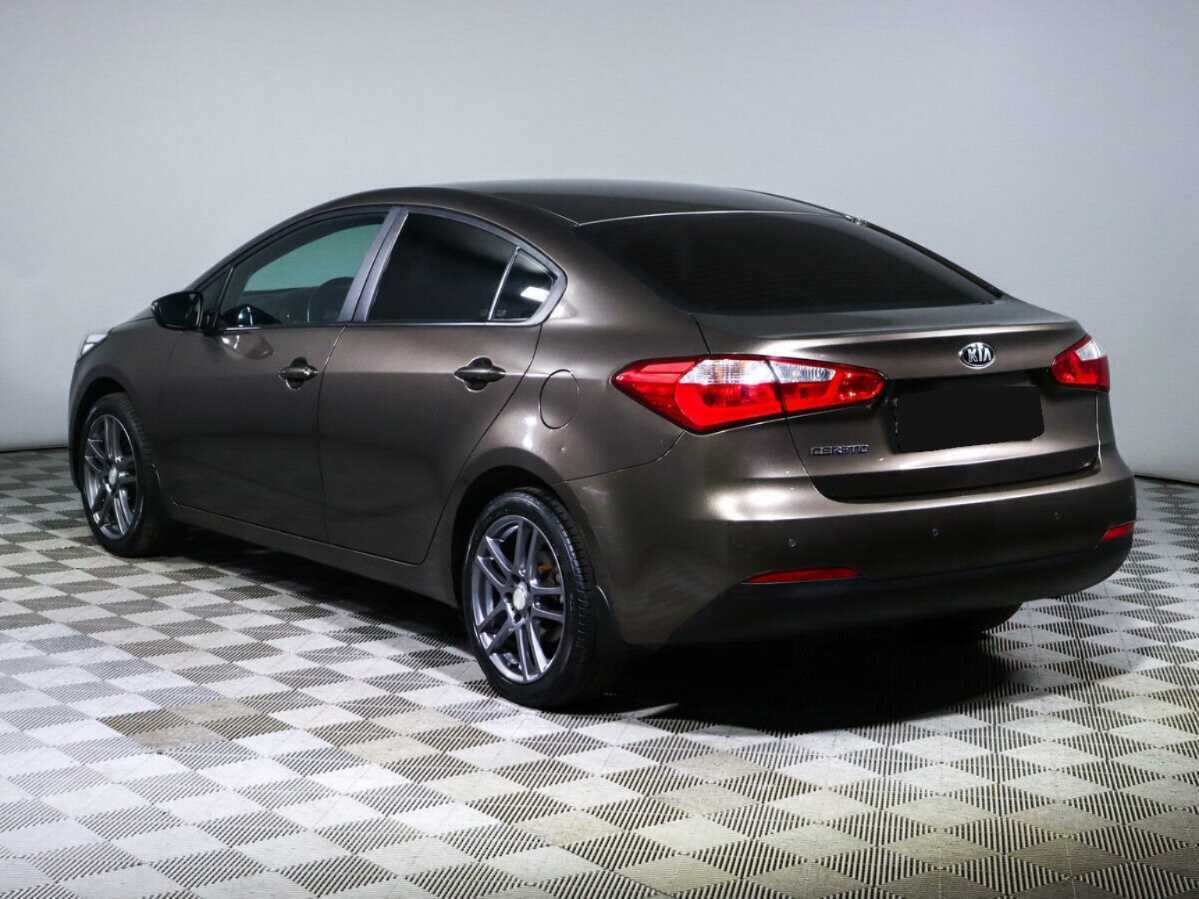 Kia Cerato с пробегом — 2015 год. Фото: #6