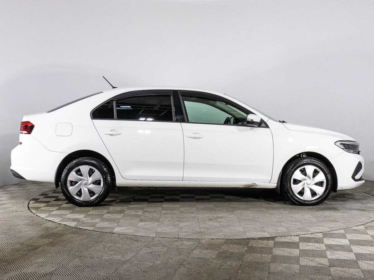 Volkswagen Polo с пробегом — 2021 год. Фото: #3