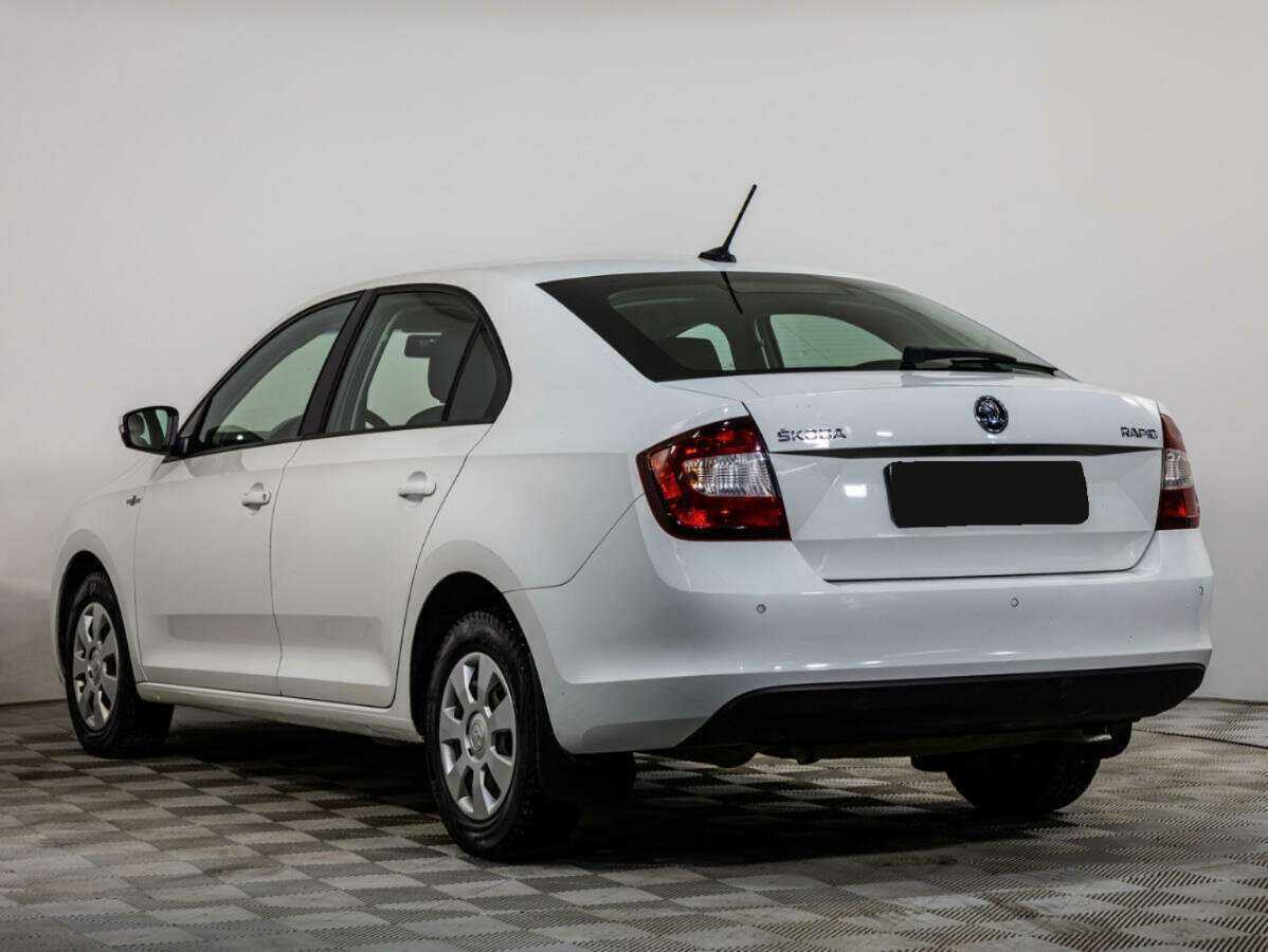 Skoda Rapid с пробегом — 2018 год. Фото: #5