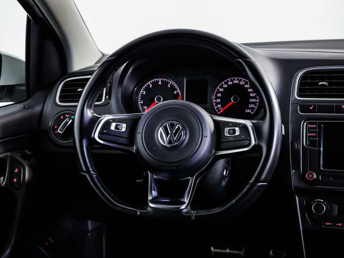 Volkswagen Polo с пробегом — 2019 год. Фото: #9