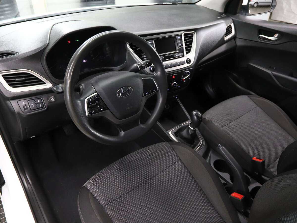 Hyundai Solaris с пробегом — 2020 год. Фото: #9