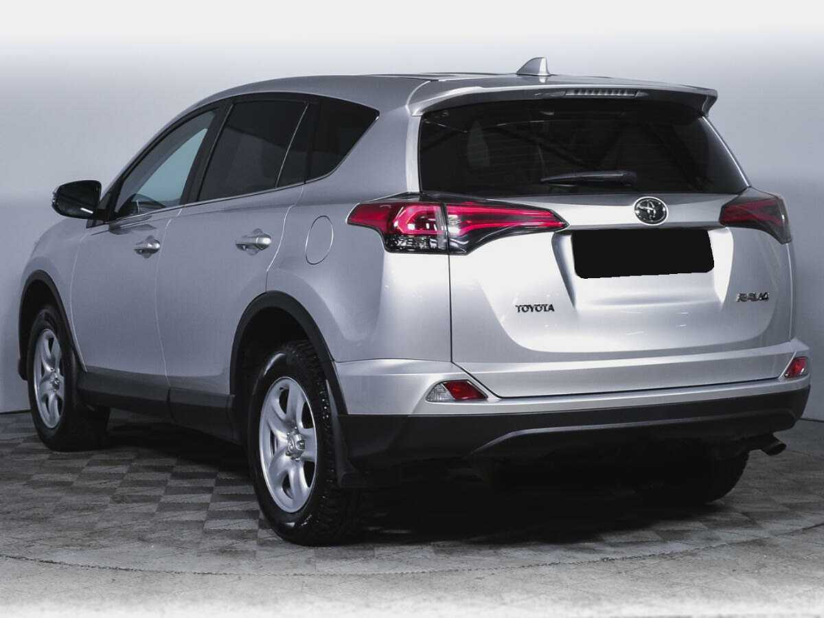 Toyota RAV4 с пробегом — 2018 год. Фото: #6