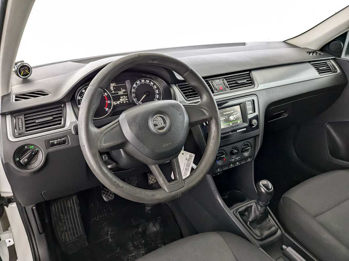 Skoda Rapid с пробегом — 2017 год. Фото: #15