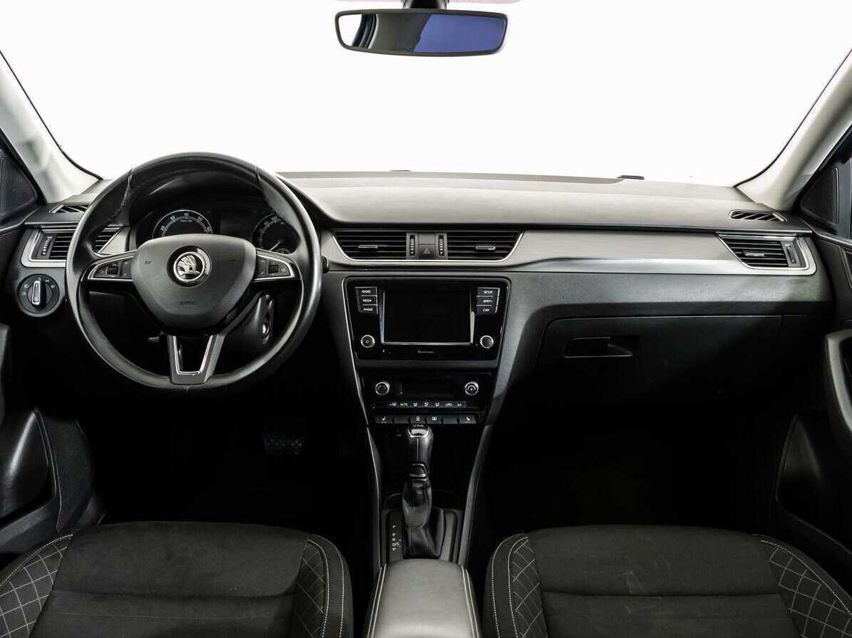 Skoda Rapid с пробегом — 2017 год. Фото: #8